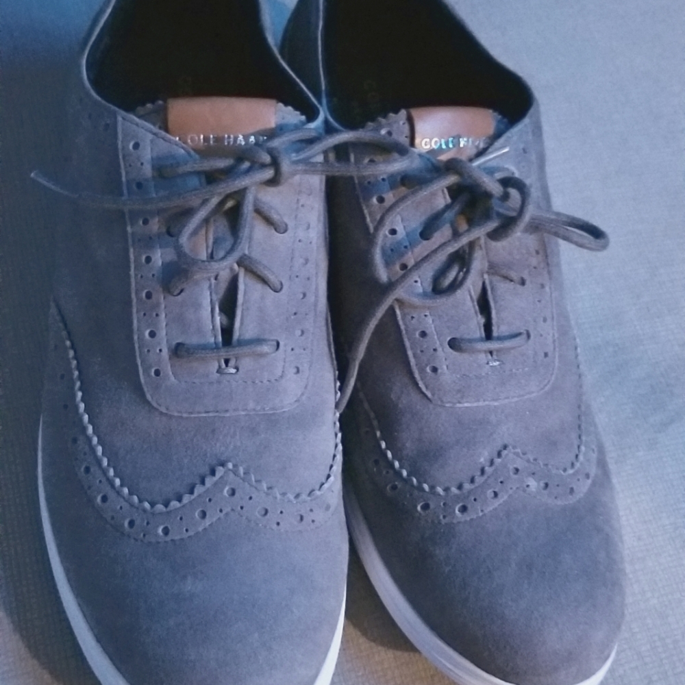 COLE HAAN SUEDE WINGTIP OXFORD